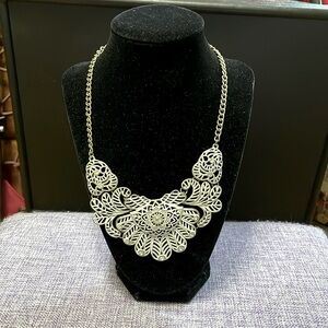 White Metal Collar Necklace